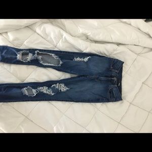 FashionNova Skinny jean Beach Bum distressed